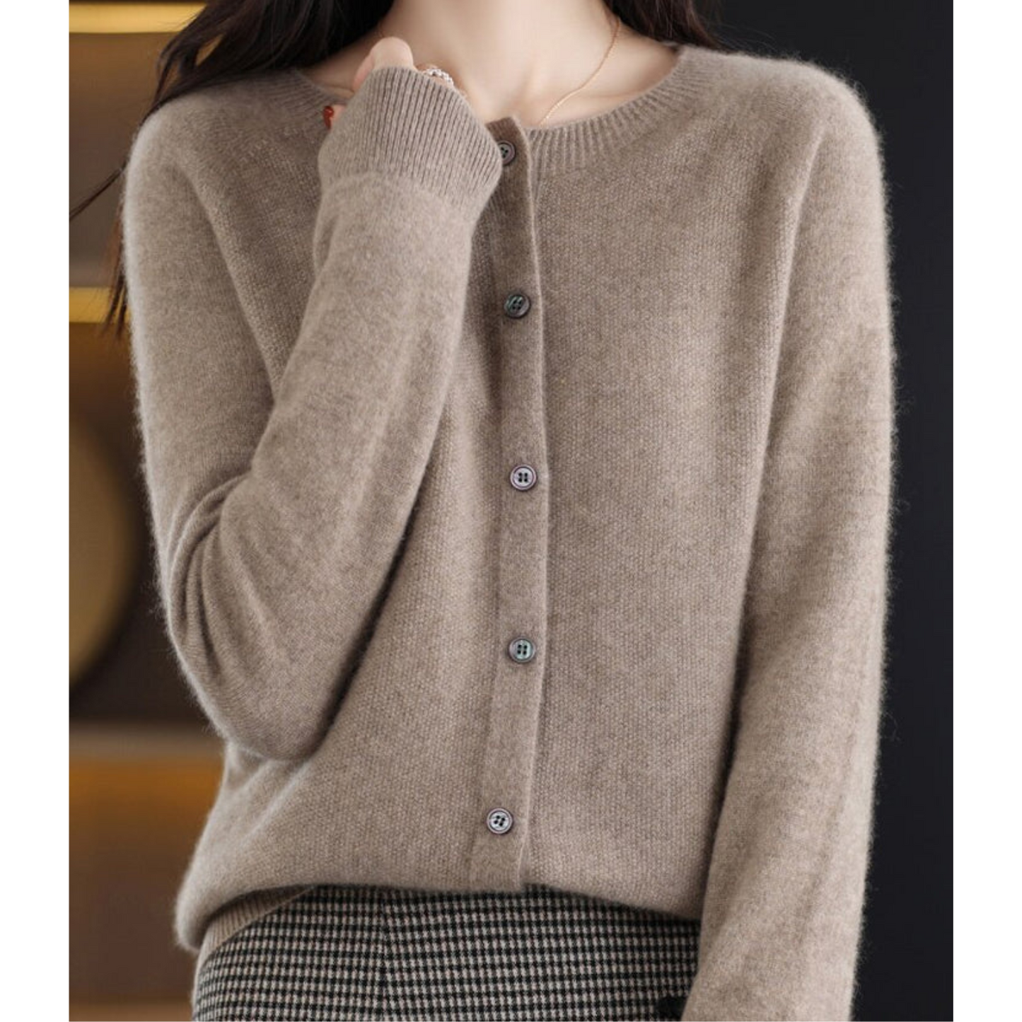 Arnhild | Tailored and Elegant winter Cardigan