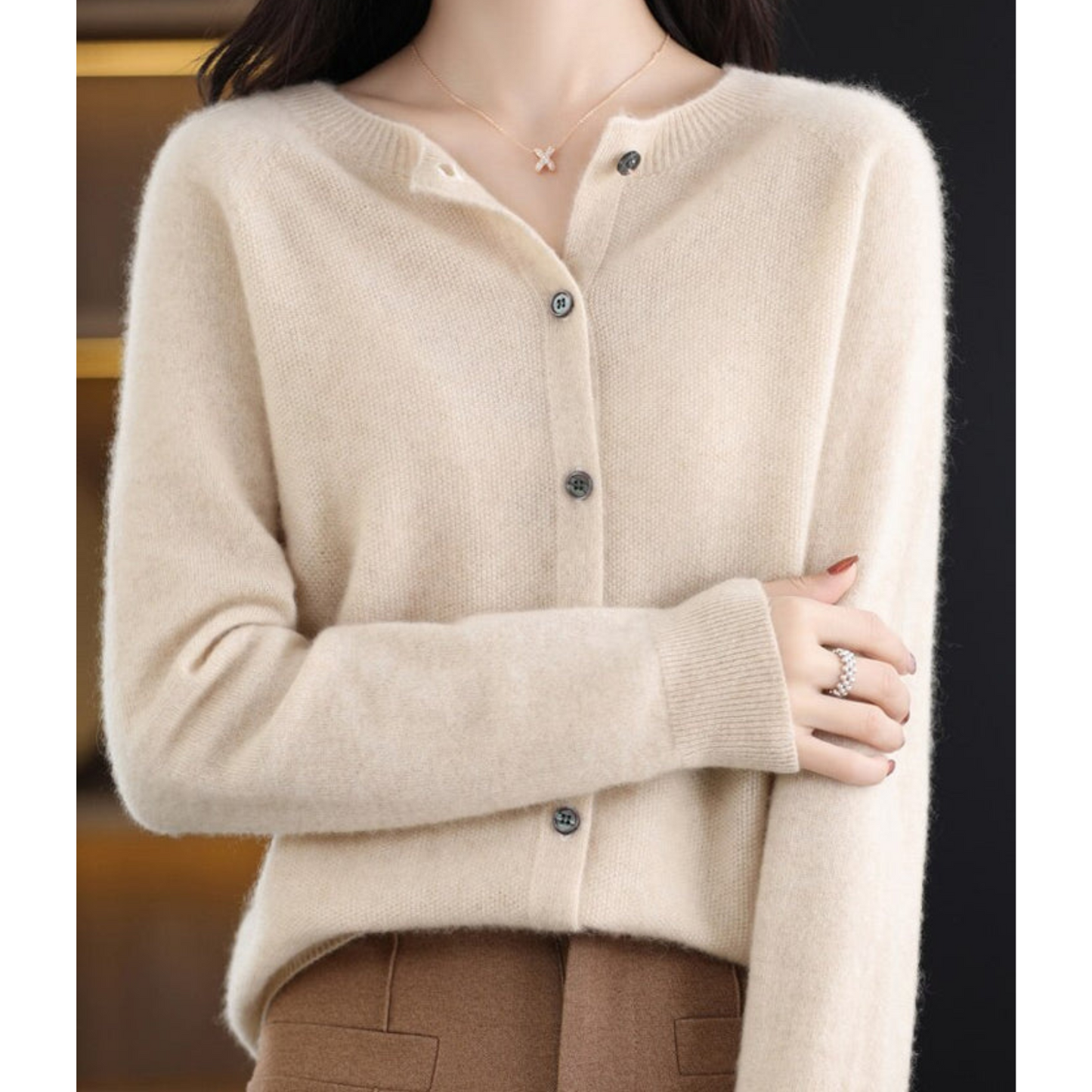 Arnhild | Tailored and Elegant winter Cardigan